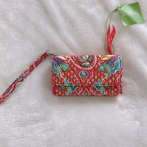 Vera Bradley smartphone wristlet, NWT
